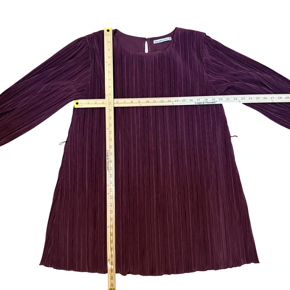 Abercrombie & Fitch Pleated Mini Dress Size M Burgundy Plisse Long Sleeve READ - Picture 4 of 7